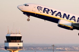 Απειλή για βόμβα σε πτήση της Ryanair - «Παρέλυσε» το αεροδρόμιο
