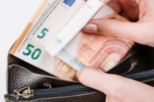 Ανάσα: Επίδομα 400 ευρώ για όλους με 1 αίτηση