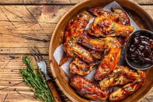 Φτερούγες κοτόπουλου με σάλτσα BBQ στο Air Fryer: Νόστιμες, τραγανές και ζουμερές