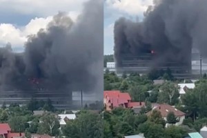 Συναγερμός στη Μόσχα: Φλεγόμενο κτίριο με εγκλωβισμένους -  Αγωνιώδεις προσπάθειες για να σωθούν (video)