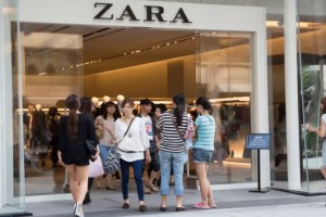 Πνίγηκαν τα ZARA: Το trend που έκανε το γυναικείο πληθυσμό να «σαλπάρει» στα καταστήματα