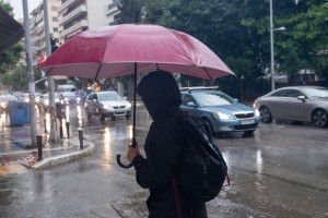 Καιρός σήμερα 25/2: Νοτιάδες αλλά ισχυρές βροχές και καταιγίδες - Σούζη και Αρναούτογλου δίνουν το στίγμα