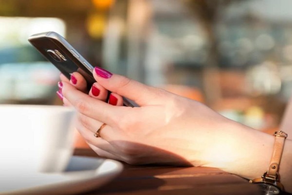 Κλέβουν τα χρήματά σας: Aυτές είναι οι 10 εφαρμογές που πρέπει να διαγράψετε αμέσως από το κινητό σας!