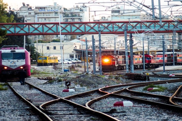 Φωτιά σε εν κινήσει τρένο έξω από τη Θεσσαλονίκη - Οι πρώτες ενδείξεις για τα αίτια