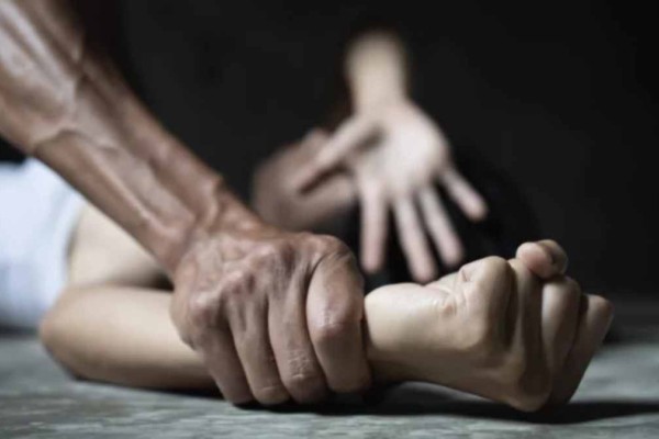 Φρίκη στο Ρέθυμνο: 12 άτομα βίασαν ανήλικη - Την εξέδιδαν έναντι αμοιβής και κακοποιούνταν από 12 ετών