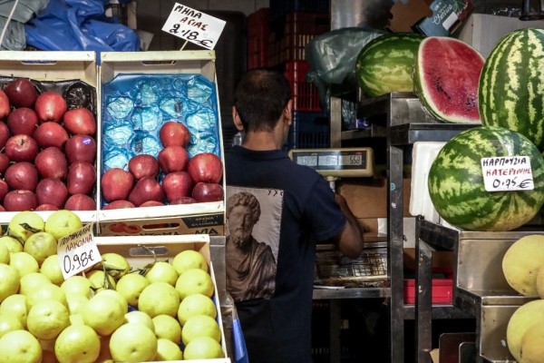 Η ακρίβεια «τσακίζει» τα νοικοκυριά - Σε απόγνωση με τις τιμές σε φρούτα και λαχανικά