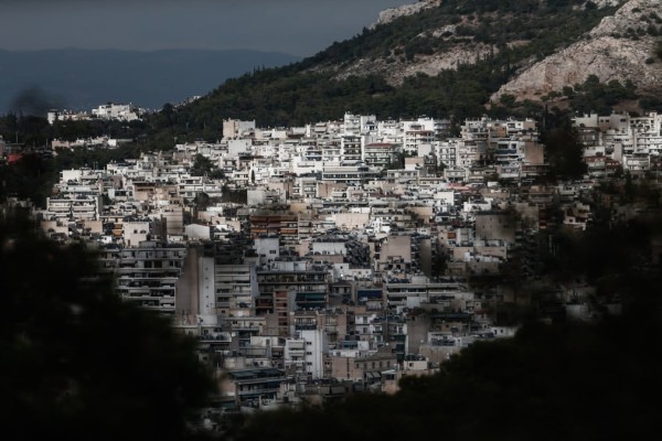 Ακίνητα: Ποια πωλούνται στη μισή τιμής της αγοράς; Πώς θα βγάλετε τα χρήματα της ανακαίνισης με...αφορολόγητο ενοίκιο;