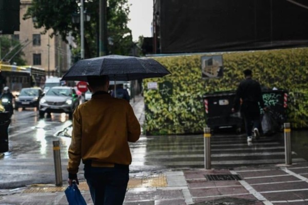 Προειδοποιεί η ΕΛΑΣ για την κακοκαιρία: Όλα όσα πρέπει να κάνετε για να προστατευτείτε