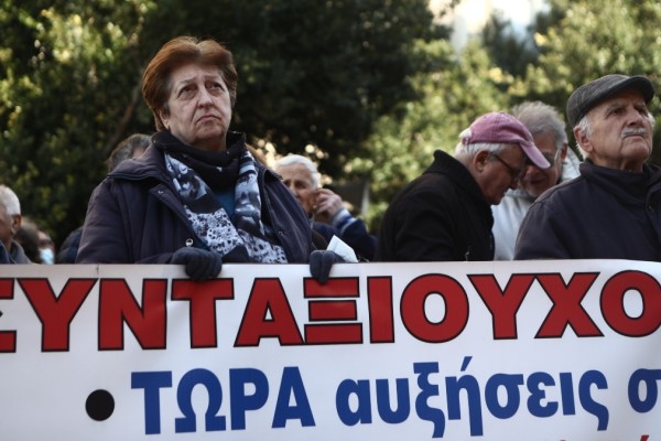 Ευχάριστα νέα για 670.000 συνταξιούχους: Αυτό είναι το σχέδιο της κυβέρνησης για αυξήσεις 