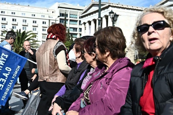 Μισθοί και συντάξεις... Βουλγαρίας: Η τεράστια διαφορά μεταξύ δημόσιου και ιδιωτικού τομέα