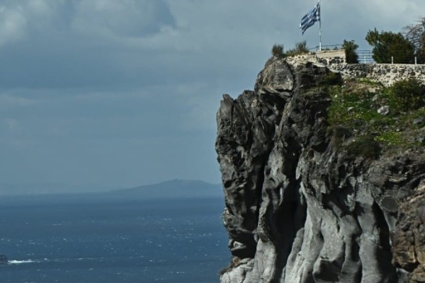 Προειδοποίηση Παπαζάχου για τους σεισμούς στις Κυκλάδες: «Δεν έχει απομακρυνθεί η πιθανότητα για ισχυρότερη δόνηση»