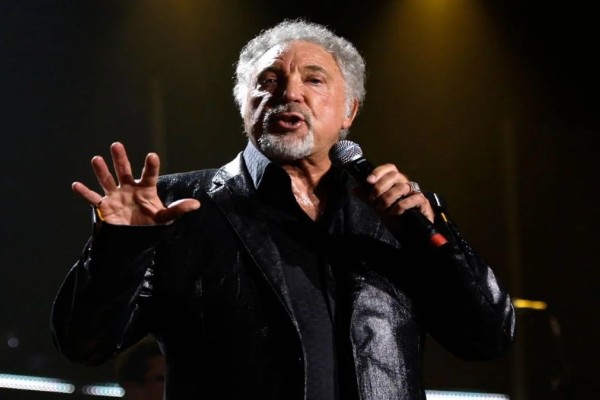 Είναι επίσημο: Ο Sir Tom Jones έρχεται για πρώτη φορά στην Αθήνα