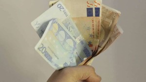 1.000 ευρώ πρόστιμο για κάτι που έχουν κάνει ΟΛΟΙ οι Έλληνες έστω μια φορά στη ζωή τους!