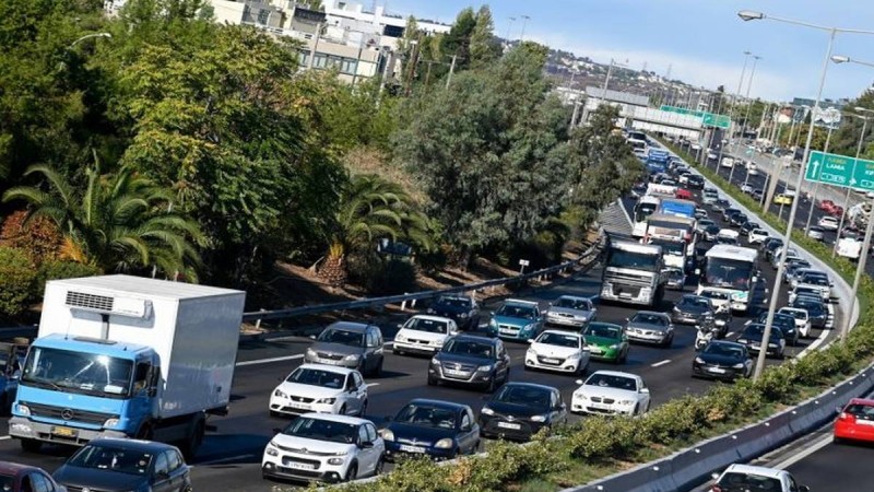 Χριστουγεννιάτικο διπλό χαράτσι σε κατόχους ΙΧ