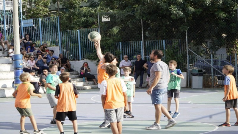 Σε εξέλιξη οι εκδηλώσεις των Αθλητικών και Καλλιτεχνικών Τμημάτων του Δήμου Αμαρουσίου: Διαδημοτικοί αγώνες κολύμβησης, Γιορτή Μπάσκετ, Μαθήματα Σκάκι, Θεατρική Παράσταση