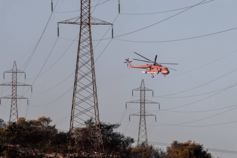 Φωτιά στη Μάνδρα: Καλύτερη η εικόνα από το μέτωπο - Υπό έλεγχο αυτή την ώρα