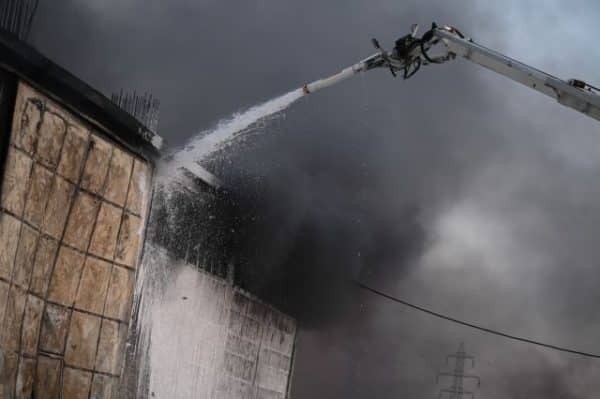  Φωτιά στον Ασπρόπυργο: Απόκοσμες εικόνες από το εργοστάσιο που ξέσπασε η πυρκαγιά (φωτο)