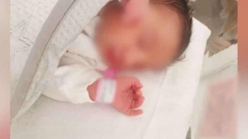 Τραγικό περιστατικό στη Λάρισα: Μπέρδεψαν τα μωρά σε μαιευτήριο - Σαστισμένο το ζευγάρι που του έδωσαν λάθος... παιδί (video)
