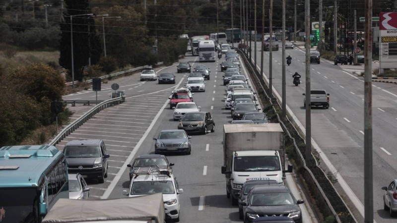 Καραμπόλα πέντε οχημάτων στον Κηφισό: Ουρές χιλιομέτρων στην άνοδο