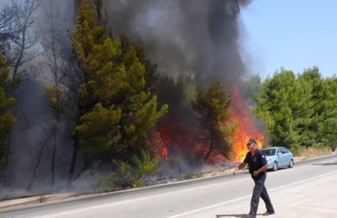 ερετρια-μετωπα-δυο-φωτιες-εξελιξη