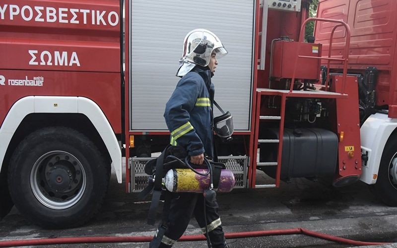 Συναγερμός στην Πυροσβεστική - Φωτιά σε κτήριο στον Πειραιά