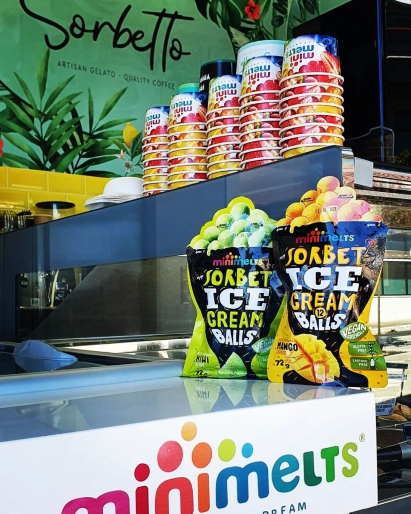 Το καλύτερο παγωτό σ' όλο τον Πειραιά - Η gelateria στο Μικρολίμανο που θα σου μείνει αξέχαστη - Από τον Τάσο Δούση