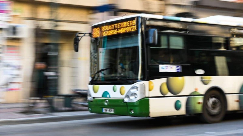 Στάσεις εργασίας τα λεωφορεία την Πέμπτη (21/9) - Ποιες ώρες τραβούν χειρόφρενο 