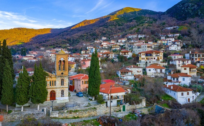 Ampelakia: Larissa, a picturesque village with stone-built mansions and cobbled streets reminiscent of another era (video)