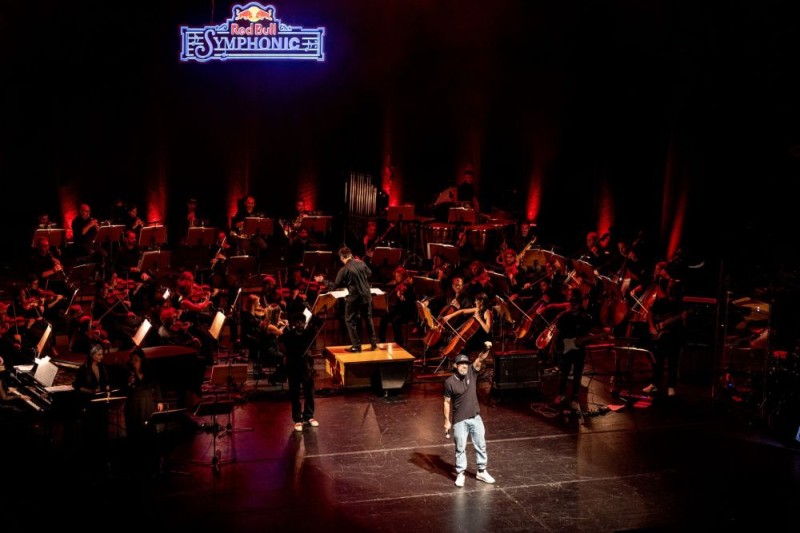 Red Bull Symphonic: Ο 12ος Πίθηκος έρχεται στο Μέγαρο Μουσικής και εσύ απλά δεν πρέπει να το χάσεις!