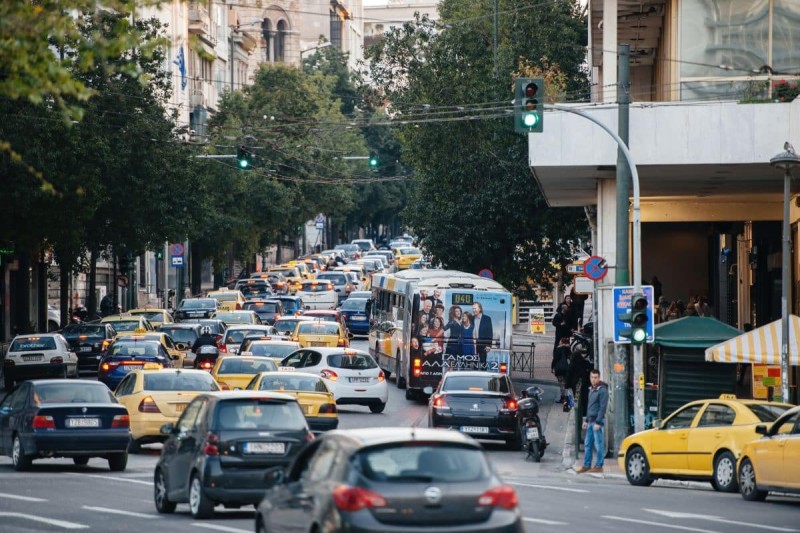 Έρχεται χαράτσı στα παλιά αυτοκίνητα και νέα τέλη κυκλοφορίας