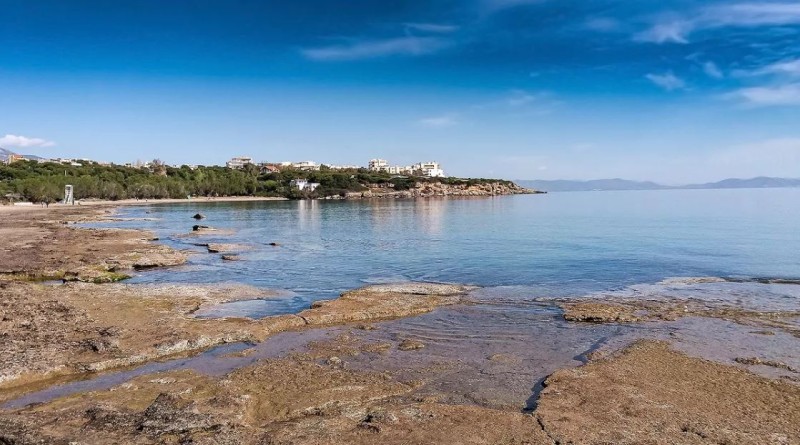 Απελευθερωθείτε άνετα: 7 παραλίες γυμνιστών στην Αττική