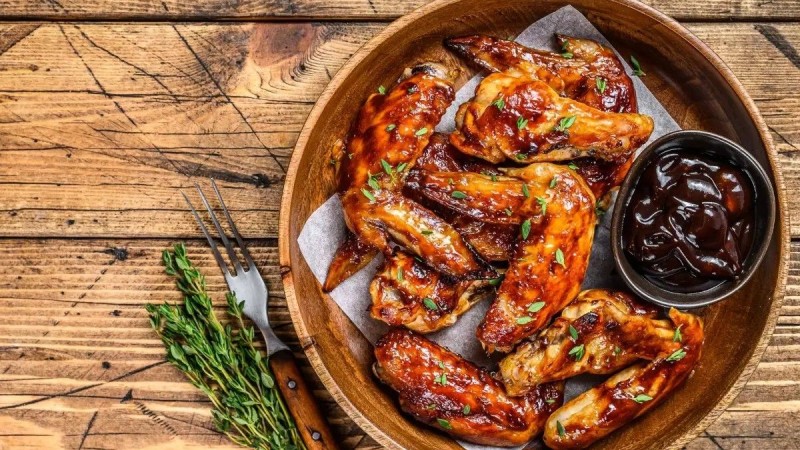 Φτερούγες κοτόπουλου με σάλτσα BBQ στο Air Fryer: Νόστιμες, τραγανές και ζουμερές