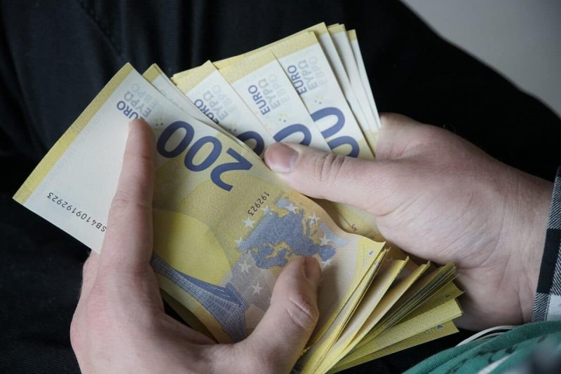 «Ραψωδία» χρημάτων σε 24 ώρες: Ο Κώστας Λεφάκης στέλνει ταμείο Λέοντες και 2 ακόμη ζώδια!