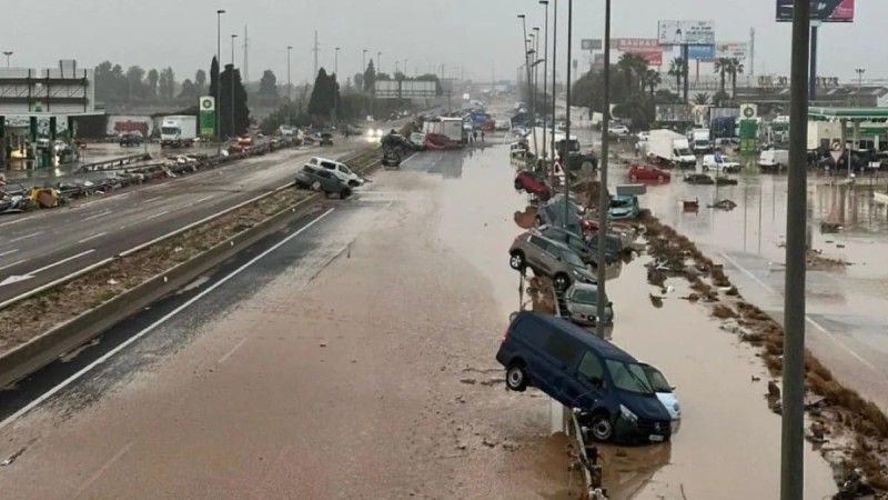 Τι είναι το σπάνιο φαινόμενο «ψυχρό σταγονίδιο» που βύθισε τη Βαλένθια κάτω από τη λάσπη και το νερό